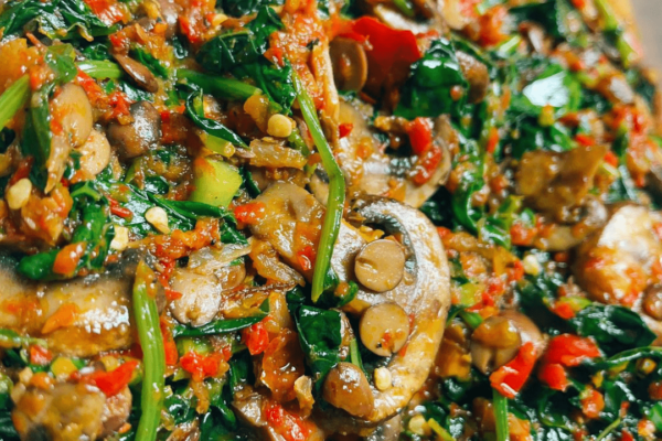 VEGAN EFORIRO (with fresh organic vegetables and mushrooms)
