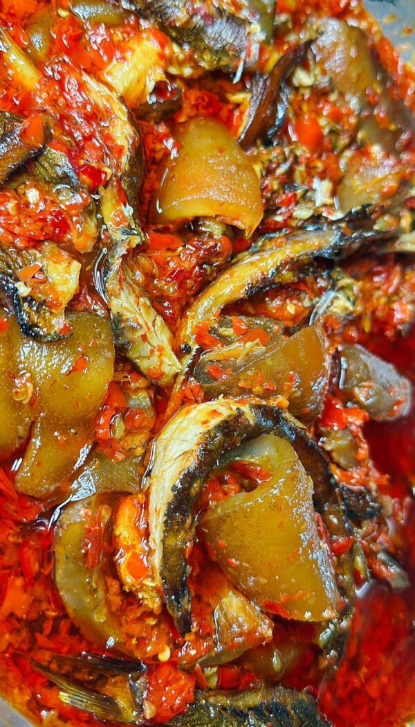 RICE SAUCE (with EJA KIKA and Ponmo Ijebu)